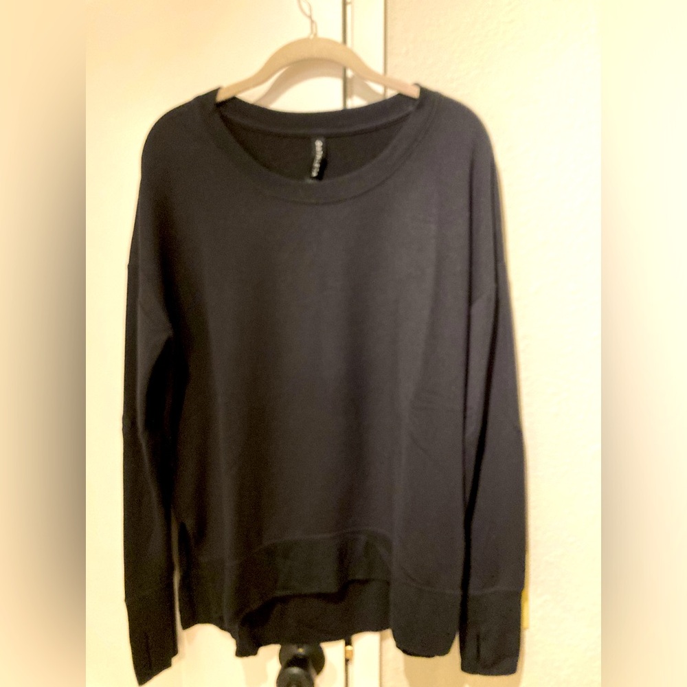 Athleta Comfy black crew-neck sweatshirt